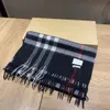 2024 Winter Plaid Wool Scarf Designer Long Shawl Women Cashmere Scarfs Tassels B Scarves for Mens Soft Touch Warm Wraps with Tags Luxury Beanie Accessories