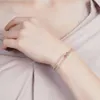 Swarovskis Armband Designer Damen Top Qualität Armreif Hoch Roségold gedrehtes Armband Damen Schwalbenelement Kristall Romantisches Knotenarmband