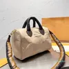 Mulheres Shouder Cosmetic Winter Messenger Womens Designers Puffer Totes Bag