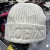 Cappello Beanie di design Cappello Loewee Berretto a cuffia di qualità ufficiale Uomo Donna Inverno Popolare Lana Caldo Cappello lavorato a maglia Abbigliamento versatile QR0I