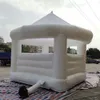 wholesale Bateau gratuit 4.5x4 m ou château de videur de cavalier de mariage gonflable blanc personnalisé / lit de saut / maison de rebond gonflable