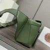 10a trendig kalvpåse 24 Ny geometrisk bröstväska läder singel axel crossbody män och kvinnor väska sport mini cowhide midjepåse