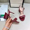 2024 Klasik Ladies Sandals Marmont Metalik Lamine Deri Yüksek-Orta Tepeli Düz Sandal Tasarımcı Plus Moda Seksi Günlük Elbise Zarif Elbise Ayakkabı Boyutu 35-42