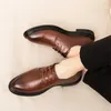 Sapatos de vestido dançando saltos de bota baixos casamento tênis masculinos esportes luxus conforto avançado gordura feito à mão