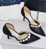 2024 bombas de casamento nupcial sapatos de luxo aurelie sandálias femininas dedo apontado com enfeite de pérola tiras branco preto laço festa de casamento salto alto EU35-43 com caixa