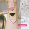 Bracelet boucles d'oreilles collier p maison classique atmosphère de la mode européenne et américaine triangle marque pendentif hip hop collier personnalité titane acier clavicule