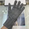 Gants de créateur en cachemire pour femmes, gants d'hiver de luxe, doux, à la mode, sans doigts, lettres brodées, chauds, cinq gants en laine