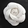 Broscher koreanska handgjorda pu läder kamellia blommor brosch boutonniere lapel stift smycken corsage gåvor till kvinnliga tillbehör