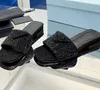 Prades Crystals Designer-sling-back Satin Pumpar Crystals Series Slippers Sandaler Loafers Muller Shoes Upper Heat-Sealed Crystalsize