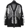 Partihandel herrtröjor stickade jacquard mönster plus storlek lös vinter topp halloween stickad cardigan 240111