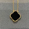 Pendant Necklaces for Women Clover Necklace Fashion Jewelry Woman Sier Chain Designer Jewelrys Birthday Christmas Gift Wedding