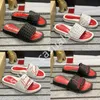 Designer Spikes Chinelos Rebites Sandálias de Camurça Homens Impressos Slides Sapatos Baixos Verão Vermelho Sola Grossa Ao Ar Livre Sandália Tamanho 38-46 Com Caixa