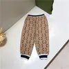 Enfants Designers Vêtements Ensembles Lettre Imprimer Bébé Garçons Filles Veste Manteau Pantalon Survêtements En Plein Air Enfants Sweat À Capuche Pantalon Costume Sportswear