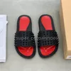 Designer Spikes Chinelos Rebites Sandálias de Camurça Homens Impressos Slides Sapatos Baixos Verão Vermelho Sola Grossa Ao Ar Livre Sandália Tamanho 38-46 Com Caixa