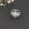 2024 SMEWELY LUXURY MARK bröllop inlagd ringdesigner Sunflower American Fashion Diamond Sterling Silver for Women Party Gifts Rings Rings