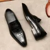 Klänningskor klassisk herr struts mönster loafers äkta ko läder designer handgjorda glid på italiensk stil kontor formell