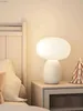 ナイトライトクリームマッシュルームテーブルランプかわいくてシンプルなセラミックアイプロテクションベッドサイドランプウォームガールベッドルーム雰囲気小さな夜ランプYQ240112