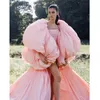 Casual Jurken Overdreven Gezwollen Roze Capemouwen Mini-jurk Met Sjaal Lange Trein Opvallende Celebrity Pageant Chique Dames Galajurken