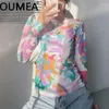 女性のTシャツOumea Women Beachカバーメッシュトップ夏の日焼け止め薄い長袖抽象プリントマルチカラーシックに出て