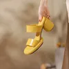 Robe chaussures printemps et été mode haut talon talon rond plate-forme avec des sandales à pain confortables pantoufles femmes sexy coloré