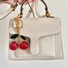Porte-clés cristal COA CH cerise Style rouge pour femmes, pendentif de voiture, accessoires de mode, fruits fraises pomme, décoration de sac à main