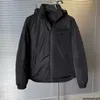 Męska kurtka parkas bluza prd designer mody trójkątna kapelusz pullover załoga z dółko z długim rękawem bluzy bluza