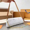 Designer -Sacs Femmes Underarm Purse Square Vintage Lettre en métal Chaîne Flap Hasp Pocket Pochette en cuir