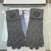 Guantes de diseñador para mujer Guantes de invierno de cachemira de lujo Guantes sin dedos de moda suave Letras bordadas Guante de cinco lana cálido