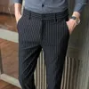 Pantaloni da uomo Primavera Estate Moda a righe Casual semplice alla caviglia Pantaloni formali da ufficio slim