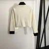 Kvinnors tröjor Designerkläder Ny stil Kvinnors broderade bokstav Guldknapp Rund hals långärmad stickad Cardigan Top L3MQ