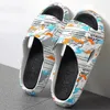 Gratis fraktdesigner Casual Platform Slides tofflor Män Kvinna Anti Slip slitbeständig Sandalia läder gummi sandaler sommarstrandsko