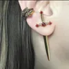 Orecchini pendenti Goth Kinitial Sword Vintage Punk Crystal Ear Jacket Gotico Pugnale Stud Gioielli Regalo per donne Ragazze Borchie