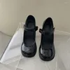 Geklede schoenen Zwarte ronde neus Retro hoge taille PU-leer met dikke hakken voor dames in de herfst en winter Damespumps