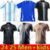 24 25 Maglie di calcio Argentina 2023 2024 uomini Kit per bambini 22 23 Maradona Dybala Messis di Maria Martinez Allister Badge Special Badge Player Maillots de Football Shirt