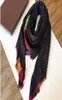 Квадратный шарф Негабаритные классические клетчатые шали Шарфы для мужчин и женщин Дизайнерские платки роскошь Золотая серебряная нить клетчатая шаль Mul7488228