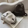 Fábrica atacado bolsa de ombro feminina 2 cores simples mochilas de viagem de lazer ao ar livre retro impressa bolsa diária Joker letras moda feminina mochila 347 #