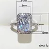 Cluster Rings Saiye Light Luxury Classic 925 Sterling Silver Square Moissanite Ring som en smyckespresent till kvinnors engagemangsfest