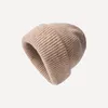 BERETS 2024 Cashmere Lazy Woolen Hat Kvinnor Winter Lightweight Sticked For Girls With Soft Warm and Casual Flanging Beanie