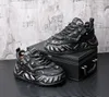 Vintage 5784 Designer Rivet Sıradan Ayakkabı Nefes Alabilir Moda Erkek Platform Spor Kabarcıları Bahar Düz Heel Dant-Up Açık Tenis Yürüyüş Mokakçısı