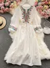 EWQ bohème brodé lanterne manches à lacets chemise mince robe femmes Vintage décontracté robe printemps SM5438 240112