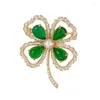 Brooches Rhinestone Emerald Clover Brooch Fashion Plant Pin 2024 Winter Accessories