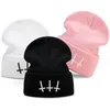 Berets inverno gorro chapéus para mulheres unisex cruz bordado chapéu senhora outono feminino malha bonés mais quente bonnet homens casual boné atacado