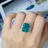 2024 Choucong Wedding Rings Deluxe Jewelry Soild 100% 925 Sterling Silver Strålande Cut Emerald Diamond Gemstones Party Women Engagement Ring Fade Never Fade