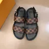 Bom Dia Designer Flat Sandals Mule Luxury Printed Retro Fashion Slippers Justerbara guldspänne män Kvinnor strand tofflor