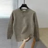 Les pulls masculins tricotés pour les hommes de vêtements lisses décontractés en V Pillurs de cou de cou couleur noire unie coréenne 2024 Mode de commande d'automne en