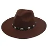 Basker stor brett rim klassiska män fedora hatt unisex 9,5 cm brittisk platt filt hattar kvinnor bälte jazz vinter höst retro trilby