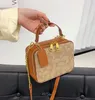 Partihandel underarmsäckar snygg bärbar tryckning ljus lyx avancerad en axel retro crossbody western stil all-matchande brev gränsöverskridande