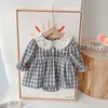 Rompers Baby Vêtements Toddler Girls One Piece Plaid Body Body Long Manchet tenue H240426