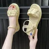 Sandalias Plataforma Zapatos de mujer Zapatillas planas Playa de verano Chanclas con punta abierta 2024 Vestido de marca de moda Zapatos femeninos al aire libre