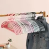 Hangers Rekken 10st Kleerhangers Plastic Antislip Naadloze Hangers Traceless Halve Cirkel Kleerhangers Drogen Winddichte Kledingrekkenvaiduryd